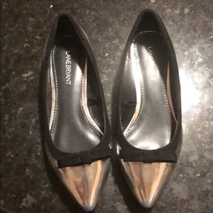 Shiny silver / black flats